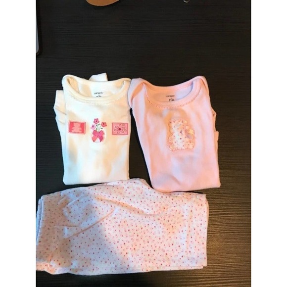 Newborn Clothes Bundle - Picture 1 of 4